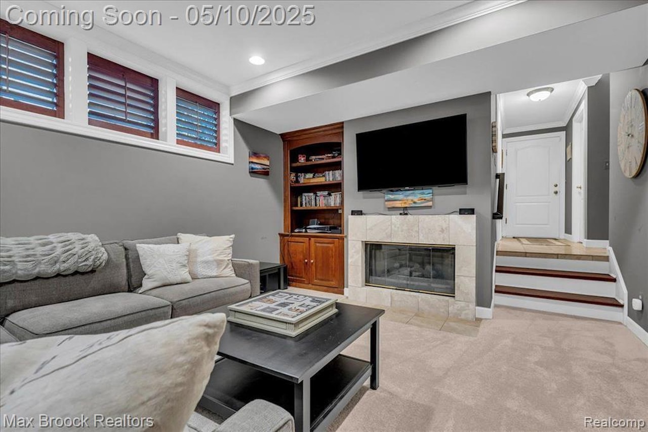 570 Townsend St in Birmingham, MI Photo 28