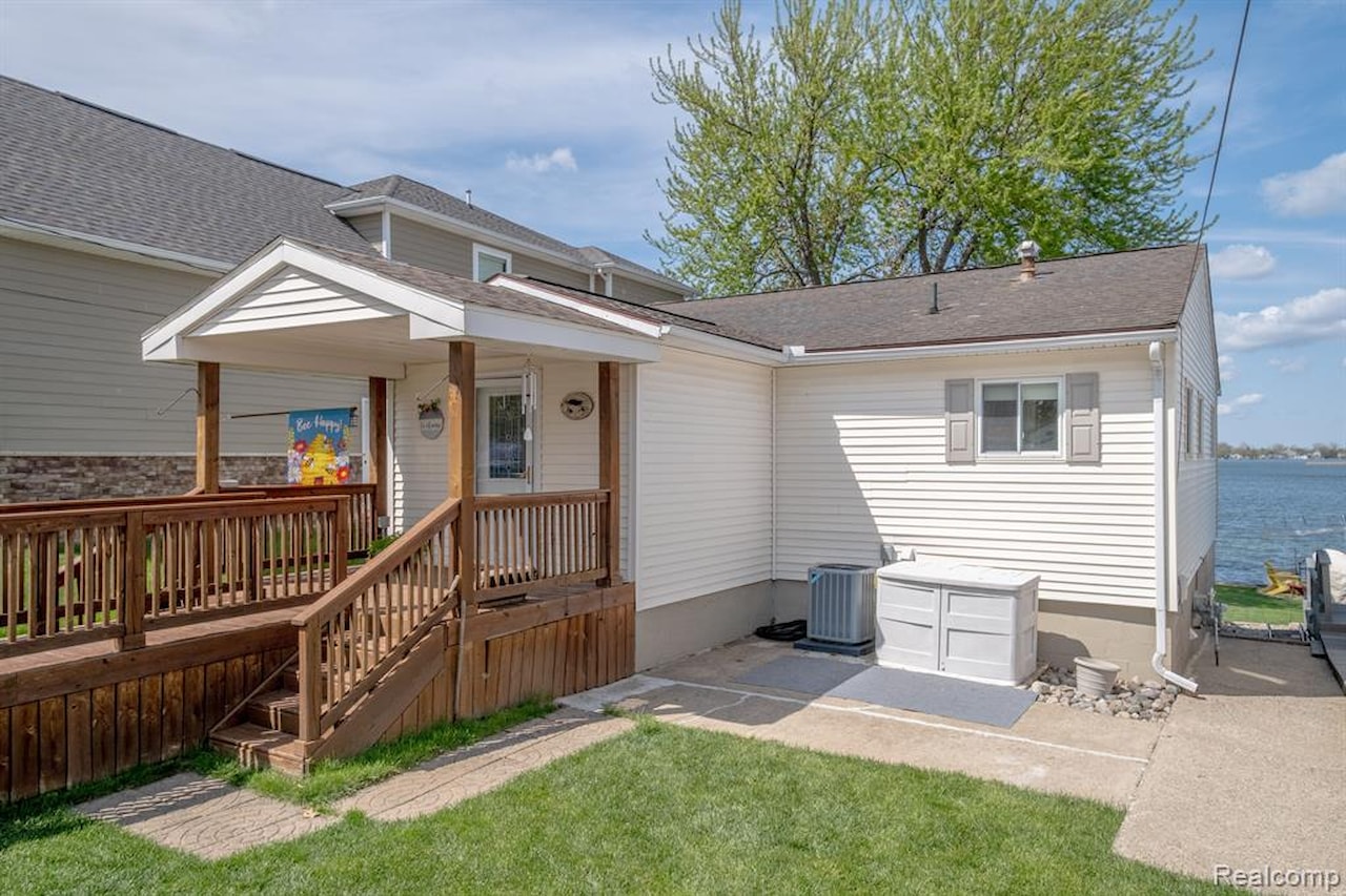 2414 Cranewood Dr in Fenton Twp, MI Photo 24