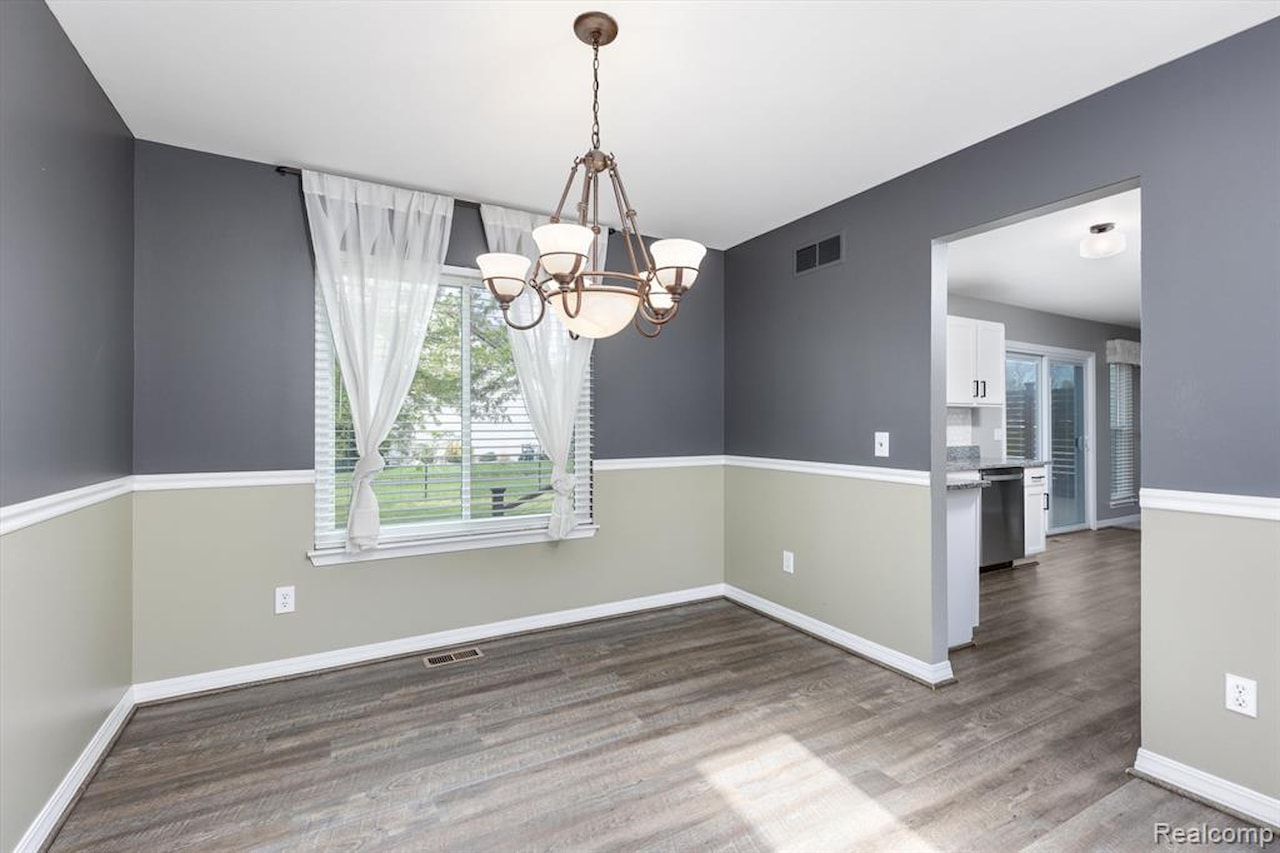 5572 Justin in Ypsilanti Twp, MI Photo 7