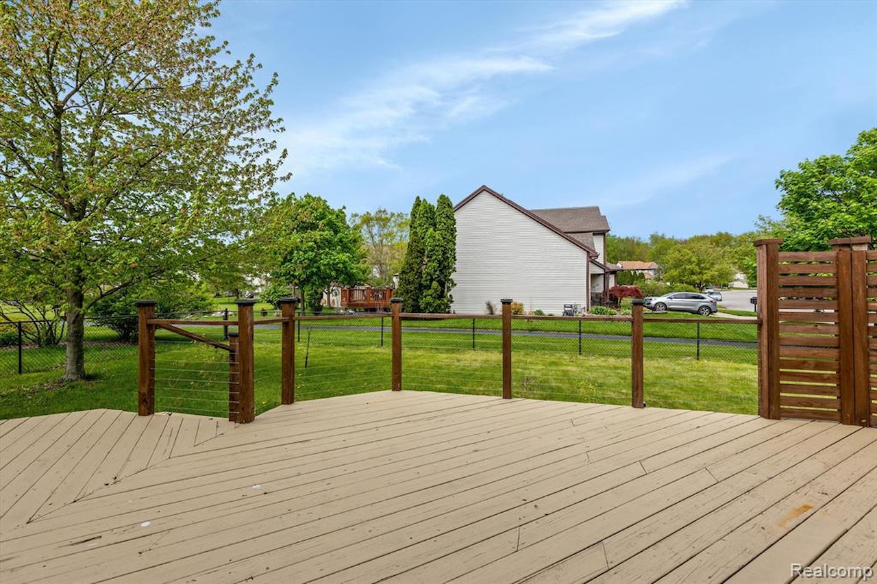 5572 Justin in Ypsilanti Twp, MI Photo 13