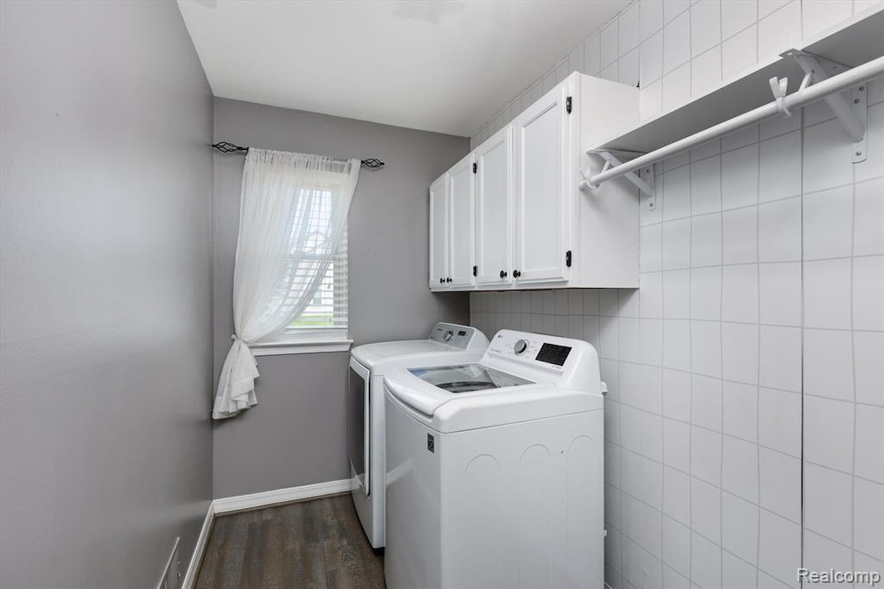 5572 Justin in Ypsilanti Twp, MI Photo 16