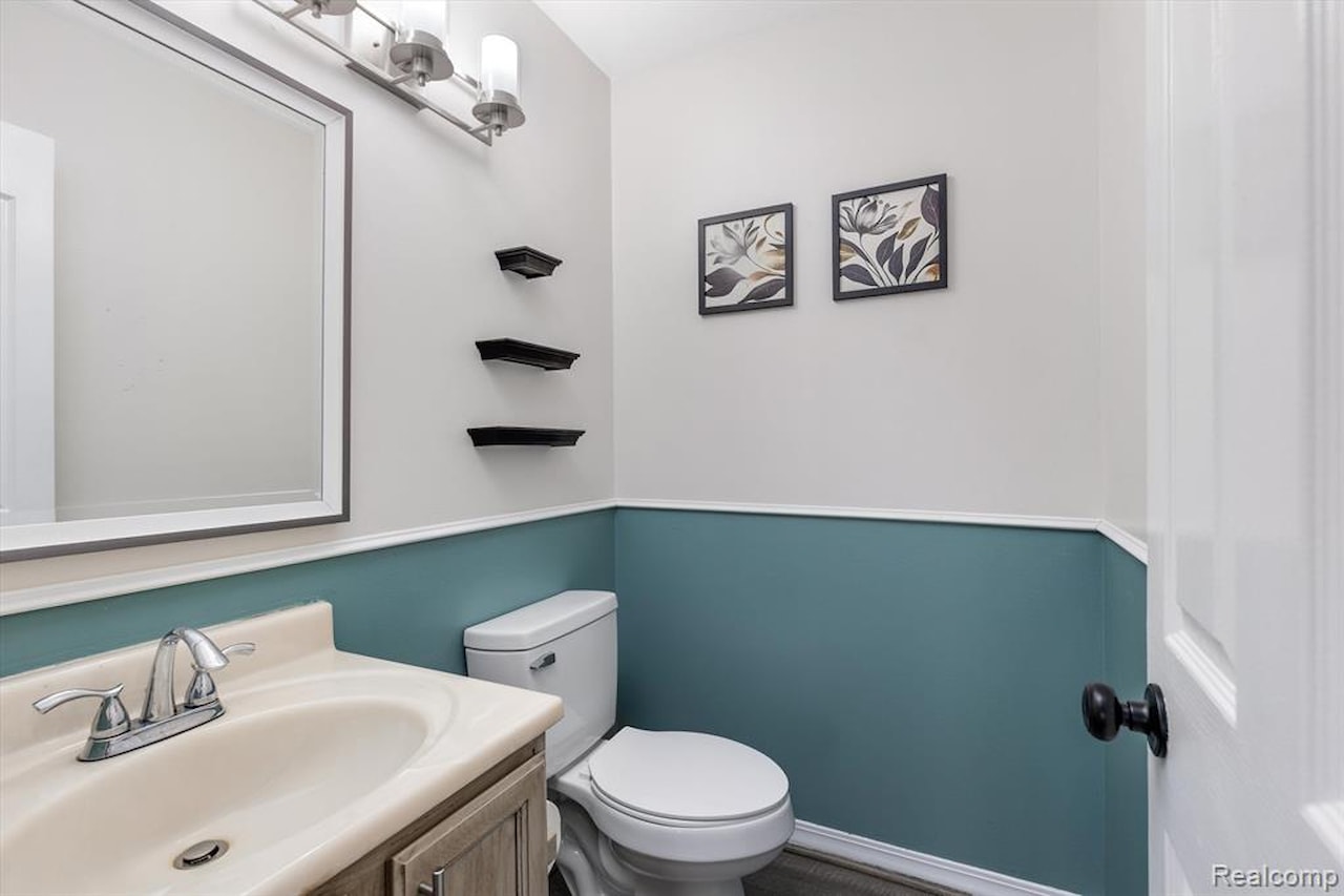 5572 Justin in Ypsilanti Twp, MI Photo 18