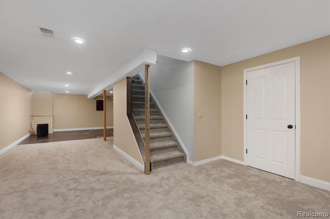 5572 Justin in Ypsilanti Twp, MI Photo 35
