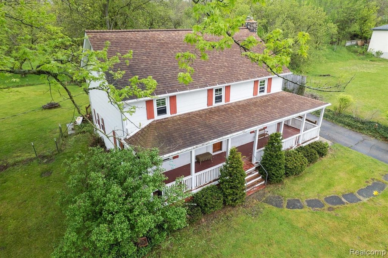 260 S Dexter  St in Pinckney Vlg, MI Photo 9