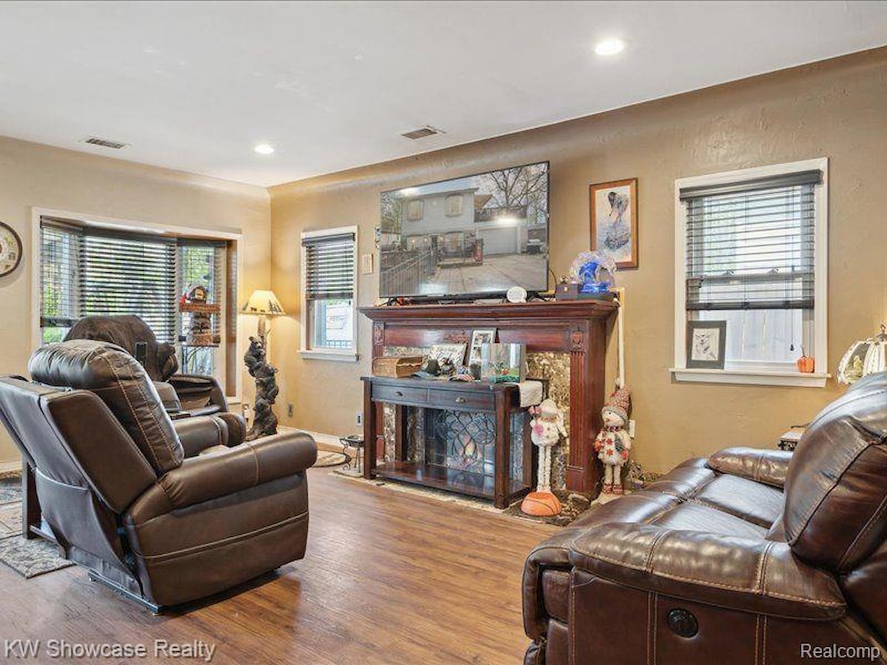1735 Wickham in Commerce Twp, MI Photo 11