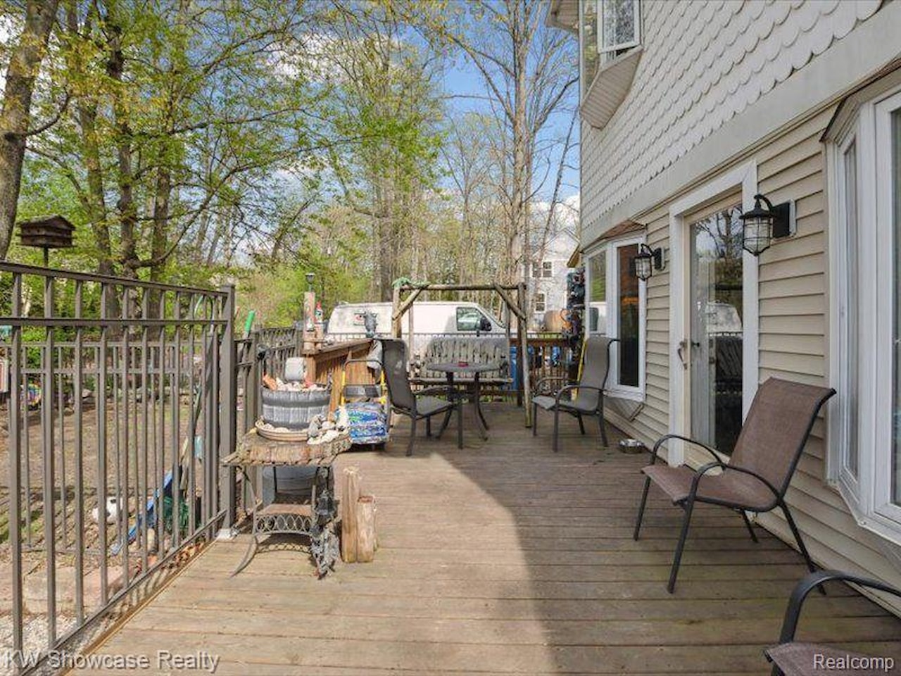 1735 Wickham in Commerce Twp, MI Photo 5
