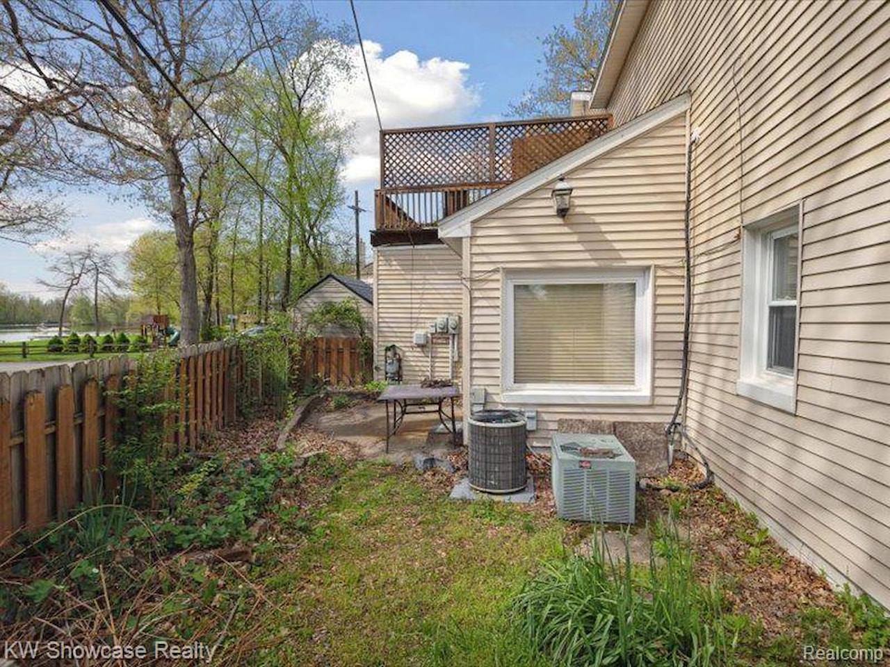 1735 Wickham in Commerce Twp, MI Photo 40