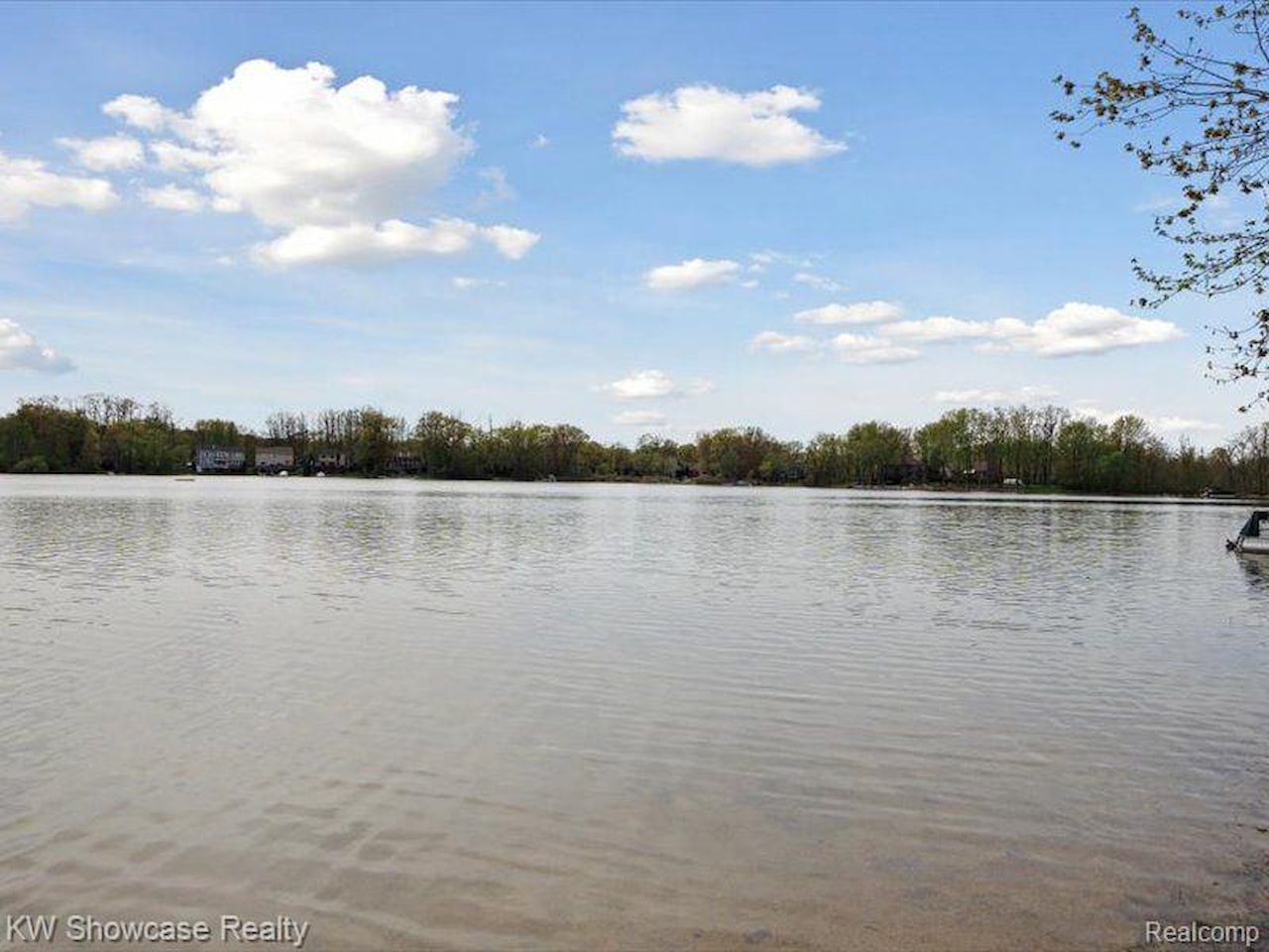 1735 Wickham in Commerce Twp, MI Photo 41