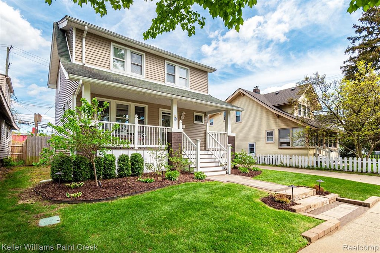 606 N Center St in Royal Oak, MI Photo 2