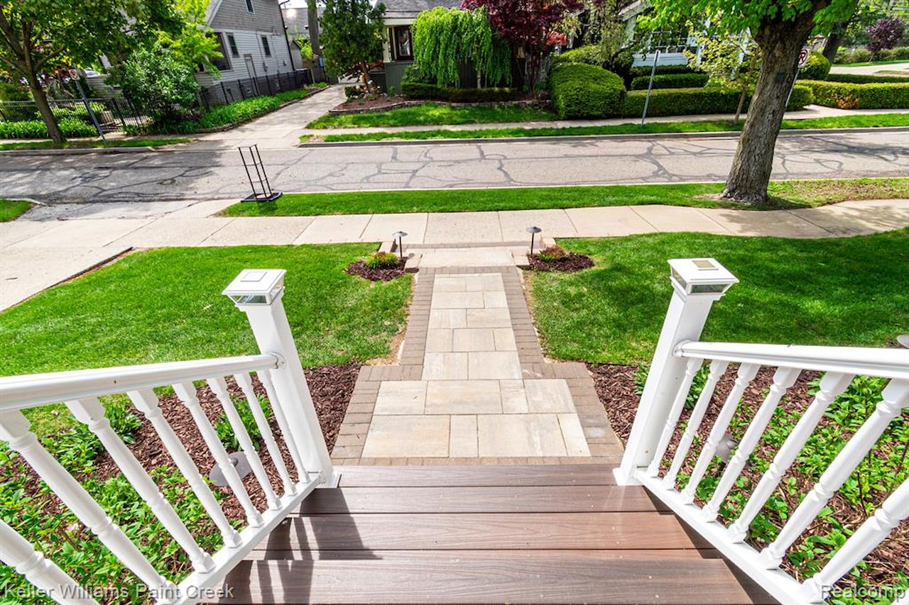 606 N Center St in Royal Oak, MI Photo 5