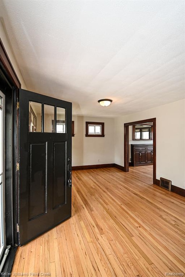 606 N Center St in Royal Oak, MI Photo 8