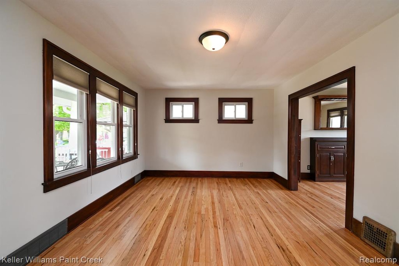 606 N Center St in Royal Oak, MI Photo 12