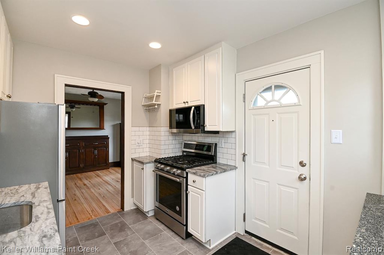 606 N Center St in Royal Oak, MI Photo 15