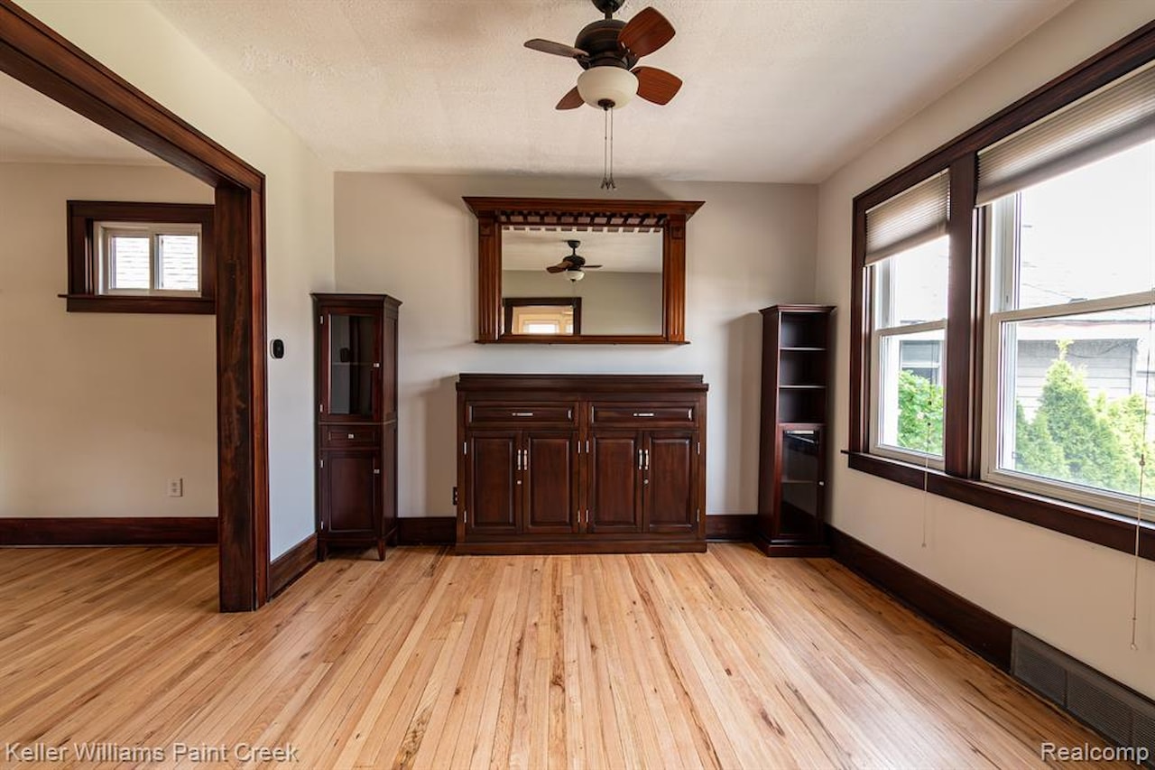 606 N Center St in Royal Oak, MI Photo 20