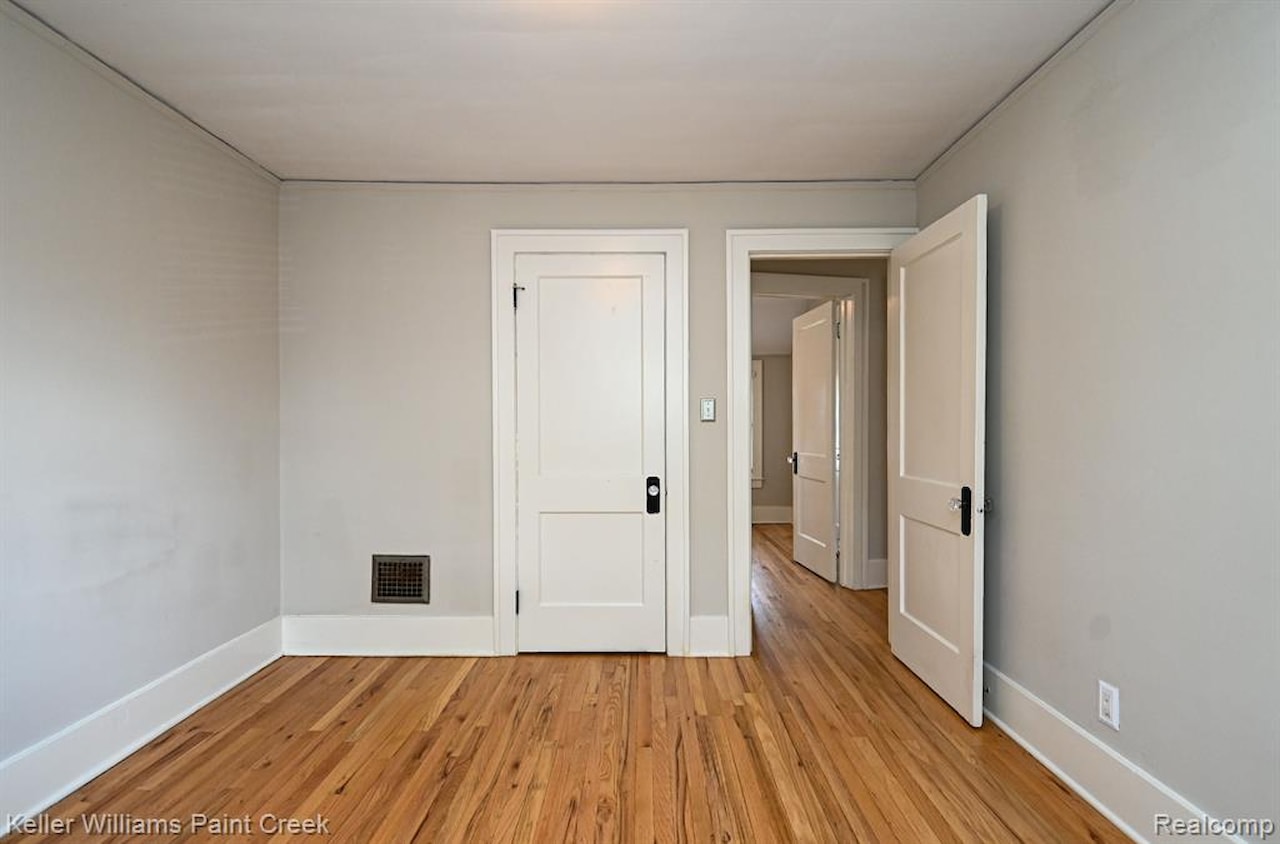606 N Center St in Royal Oak, MI Photo 26