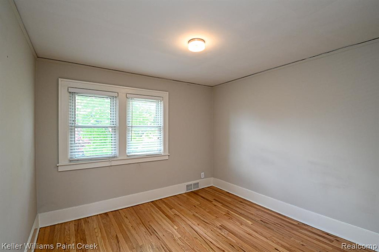 606 N Center St in Royal Oak, MI Photo 27