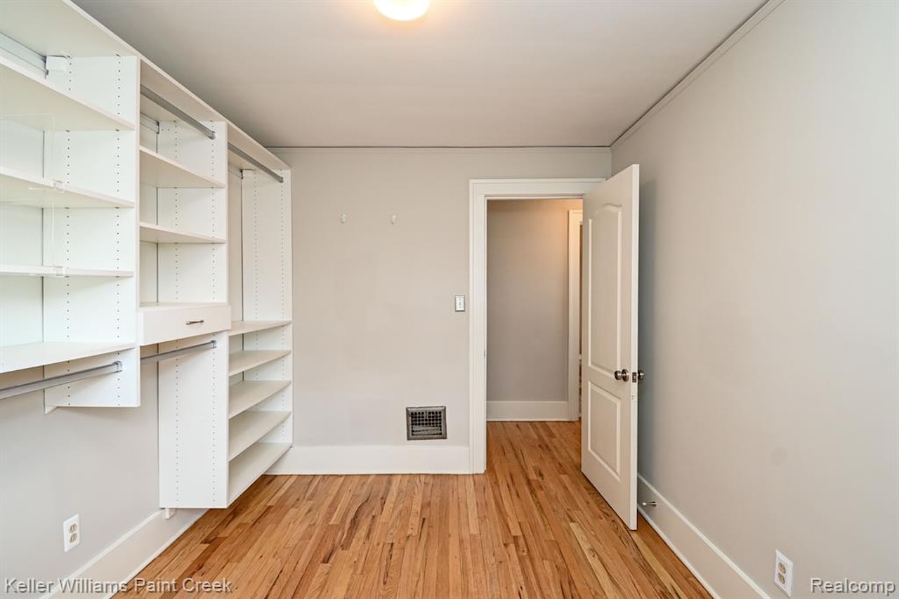 606 N Center St in Royal Oak, MI Photo 32