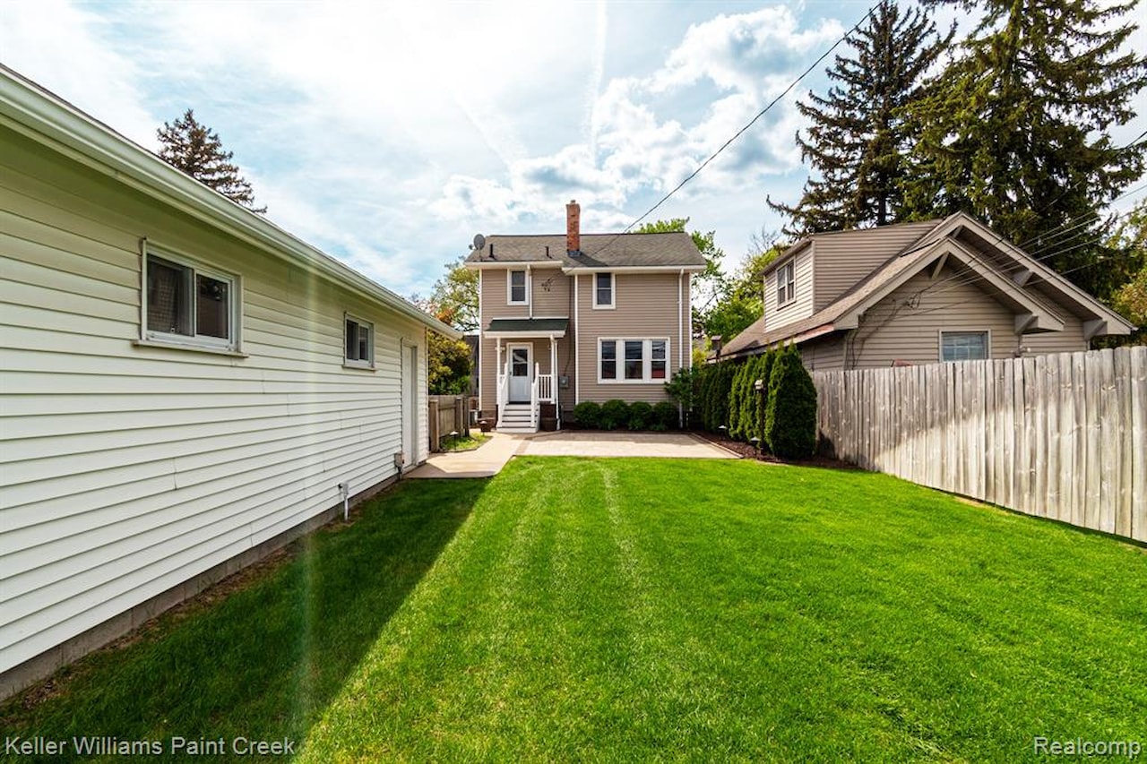 606 N Center St in Royal Oak, MI Photo 40