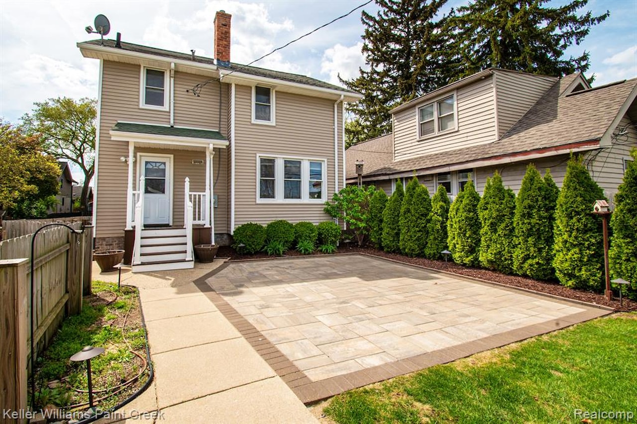 606 N Center St in Royal Oak, MI Photo 41