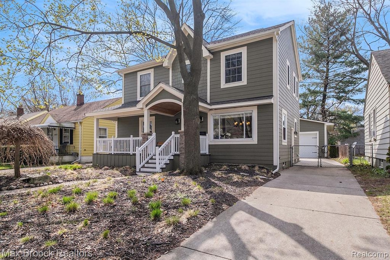 1211 N Blair Ave in Royal Oak, MI Photo 2