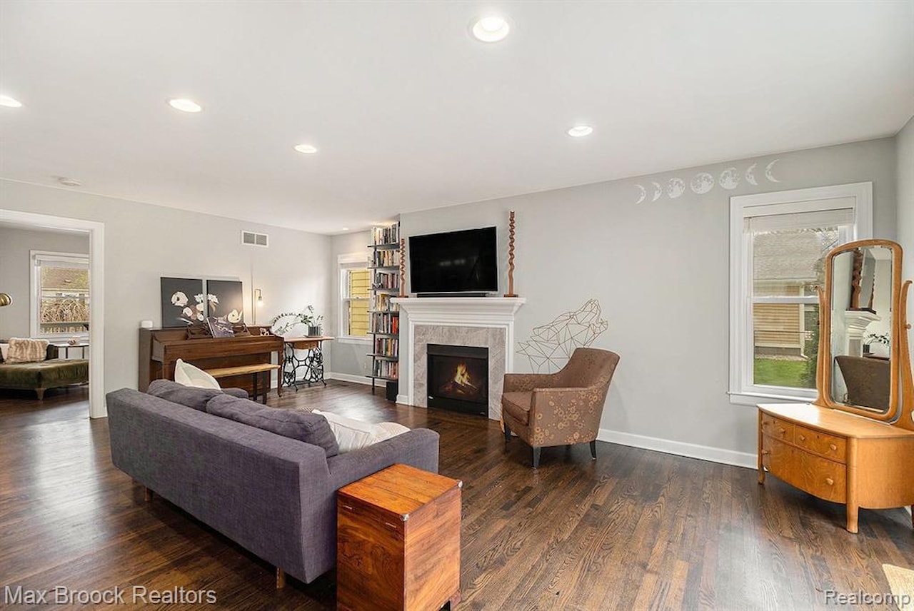 1211 N Blair Ave in Royal Oak, MI Photo 4