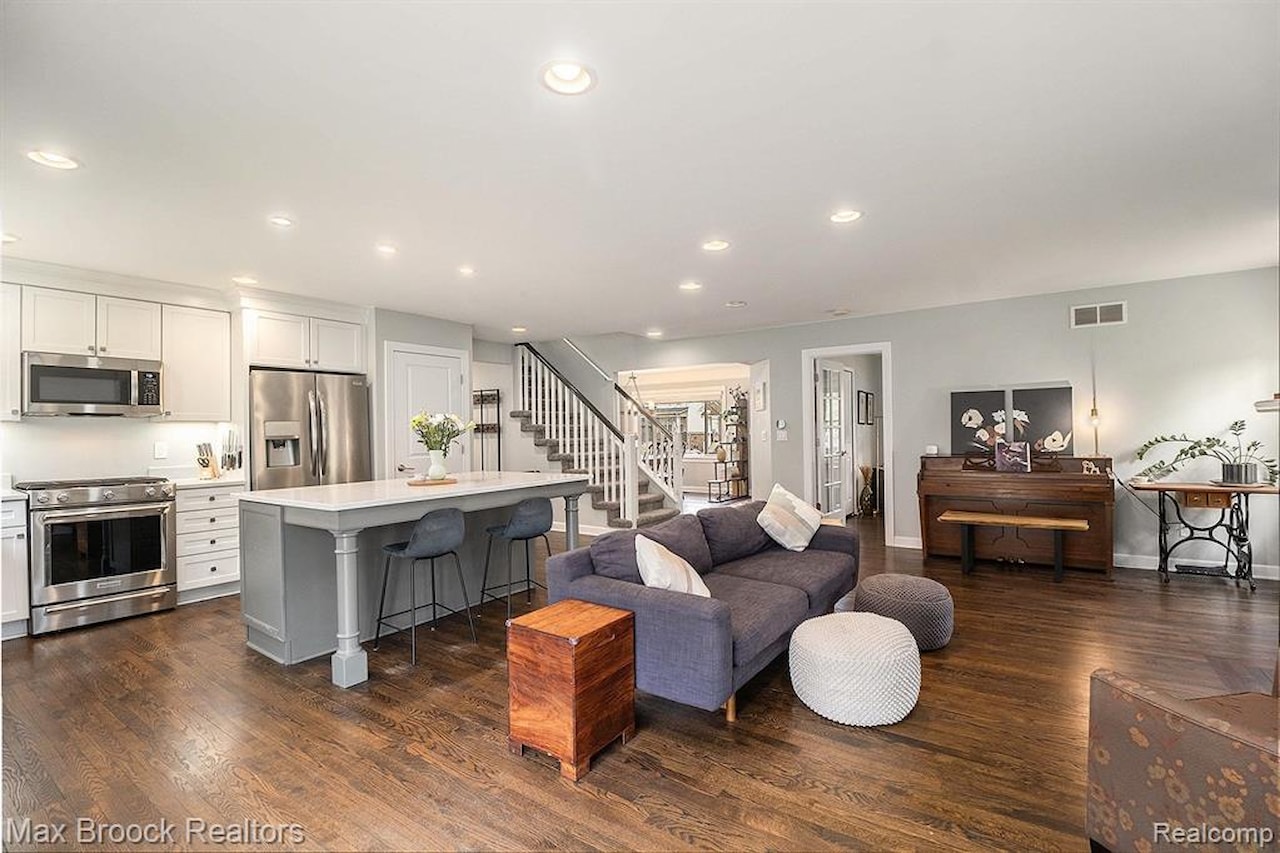 1211 N Blair Ave in Royal Oak, MI Photo 6