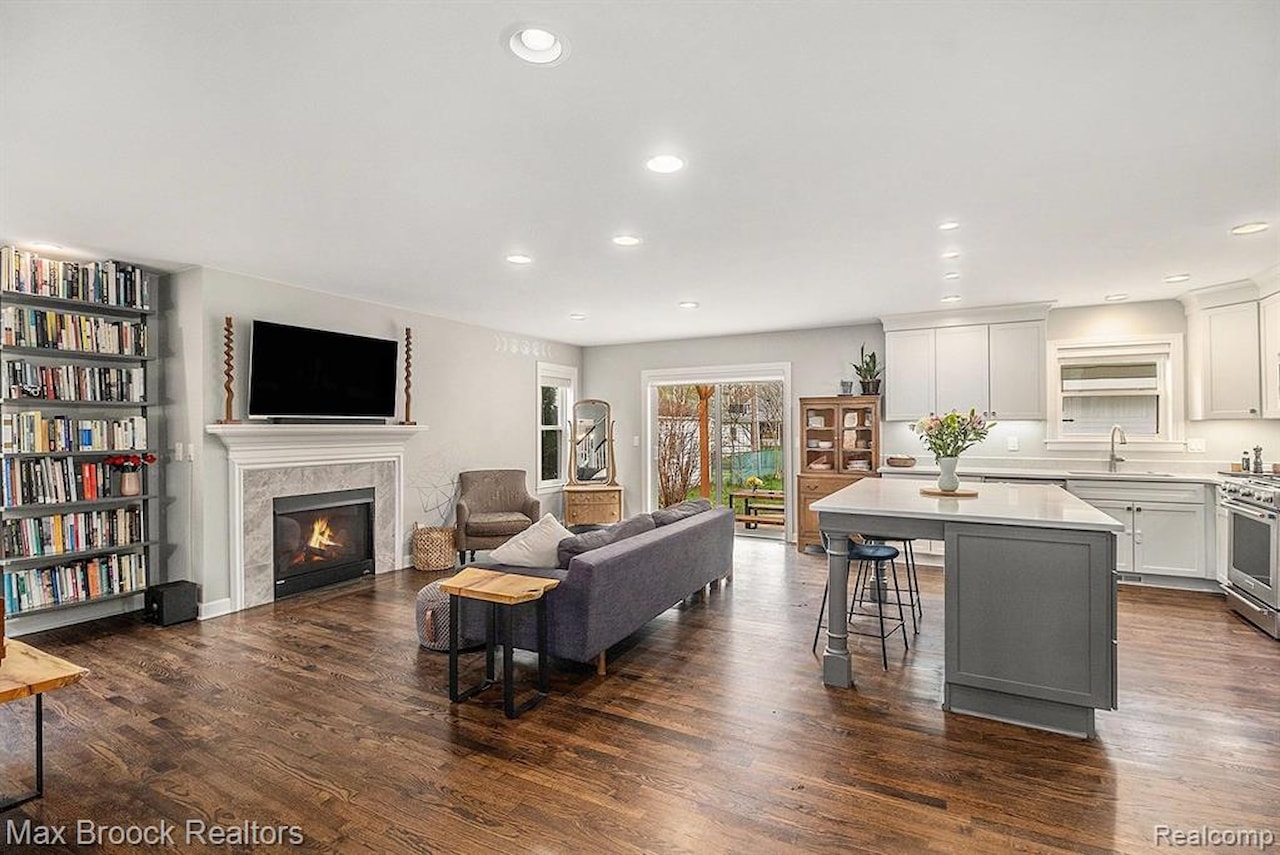 1211 N Blair Ave in Royal Oak, MI Photo 7