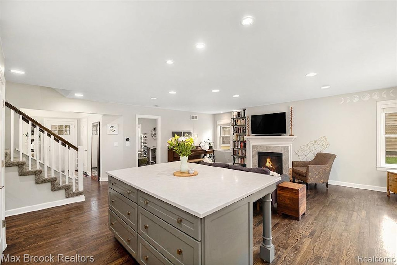 1211 N Blair Ave in Royal Oak, MI Photo 10