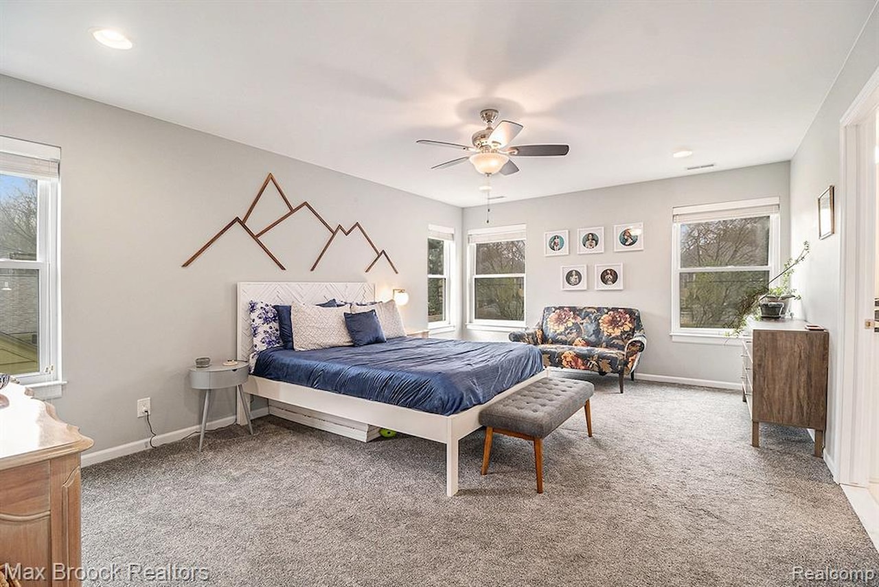 1211 N Blair Ave in Royal Oak, MI Photo 16