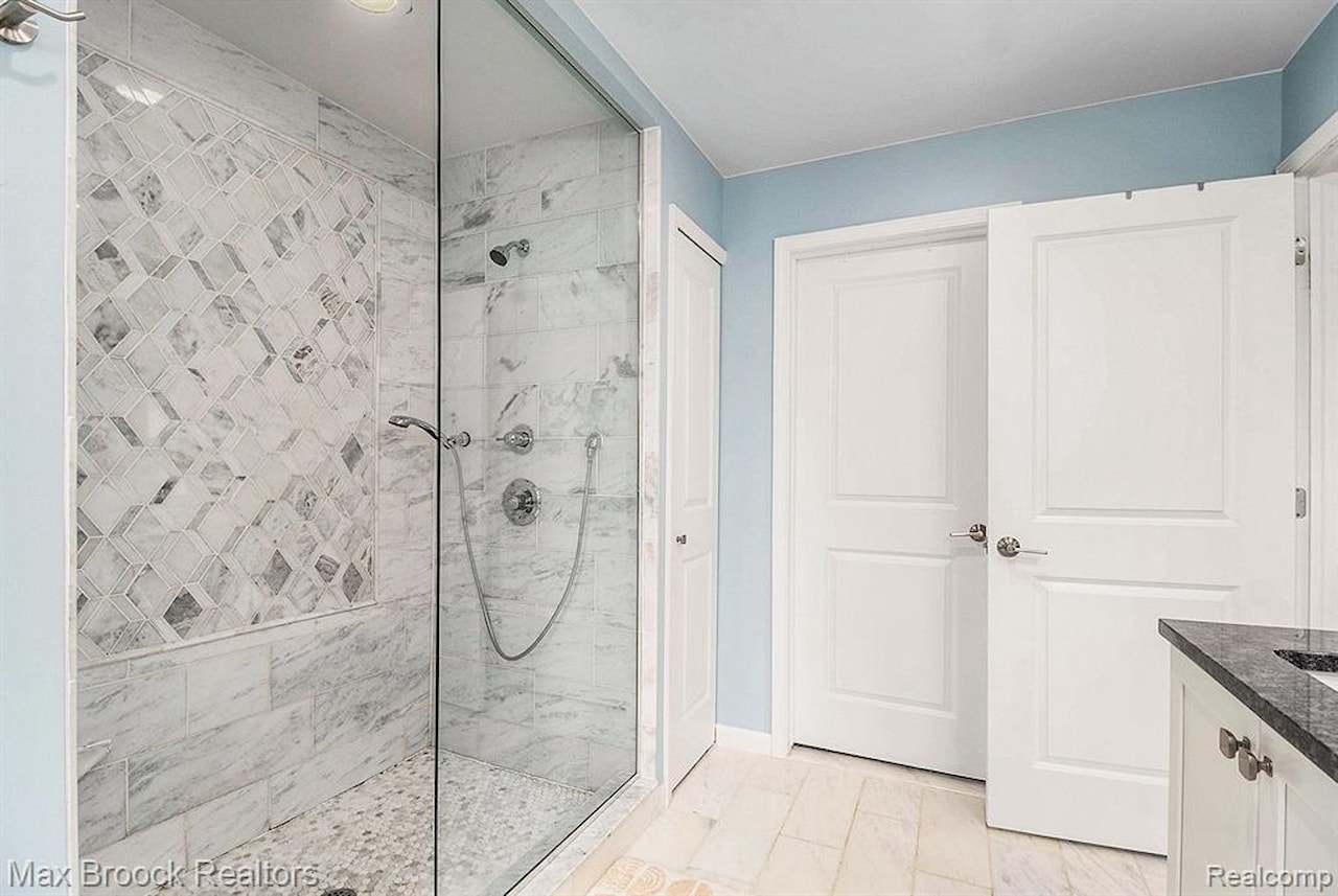 1211 N Blair Ave in Royal Oak, MI Photo 19
