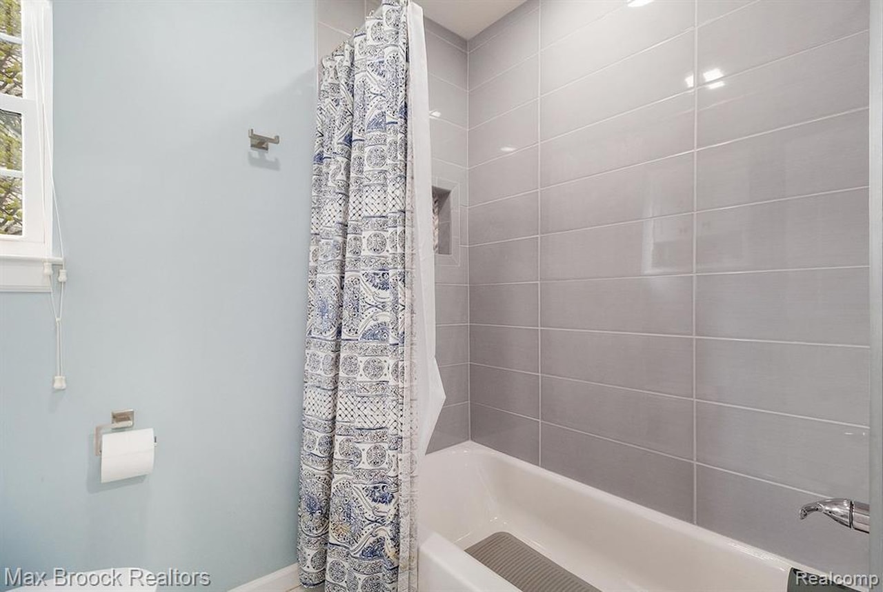 1211 N Blair Ave in Royal Oak, MI Photo 25