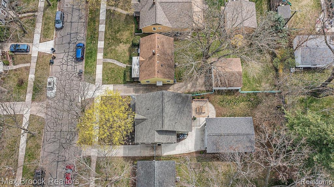 1211 N Blair Ave in Royal Oak, MI Photo 39