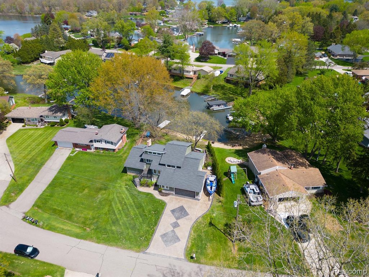 3978 Chanda in Highland Twp, MI Photo 8