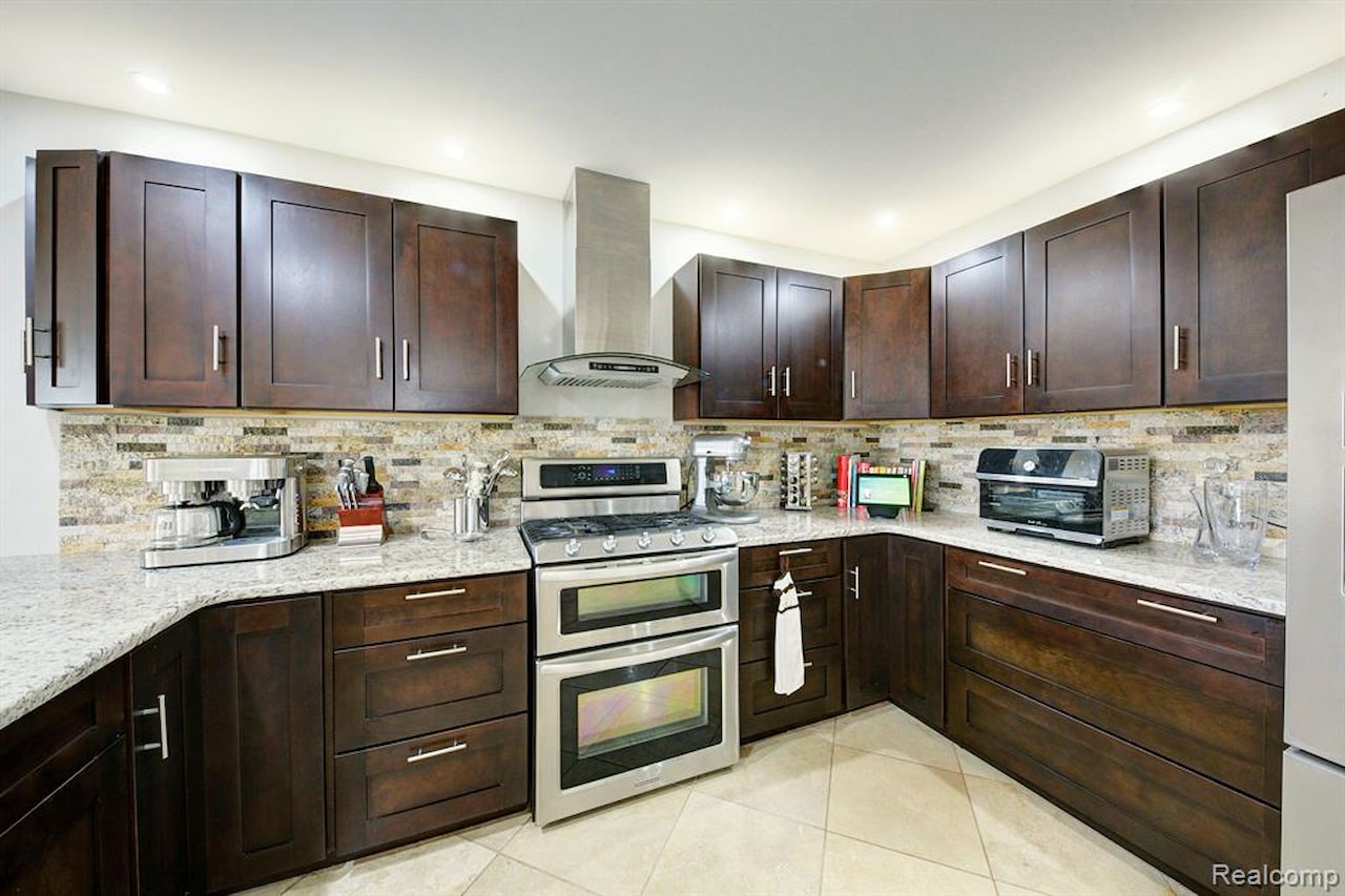 3978 Chanda in Highland Twp, MI Photo 15