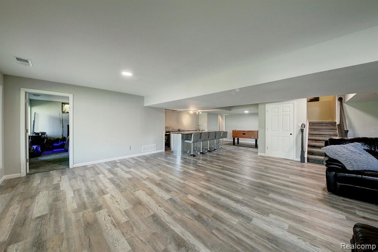 3978 Chanda in Highland Twp, MI Photo 45