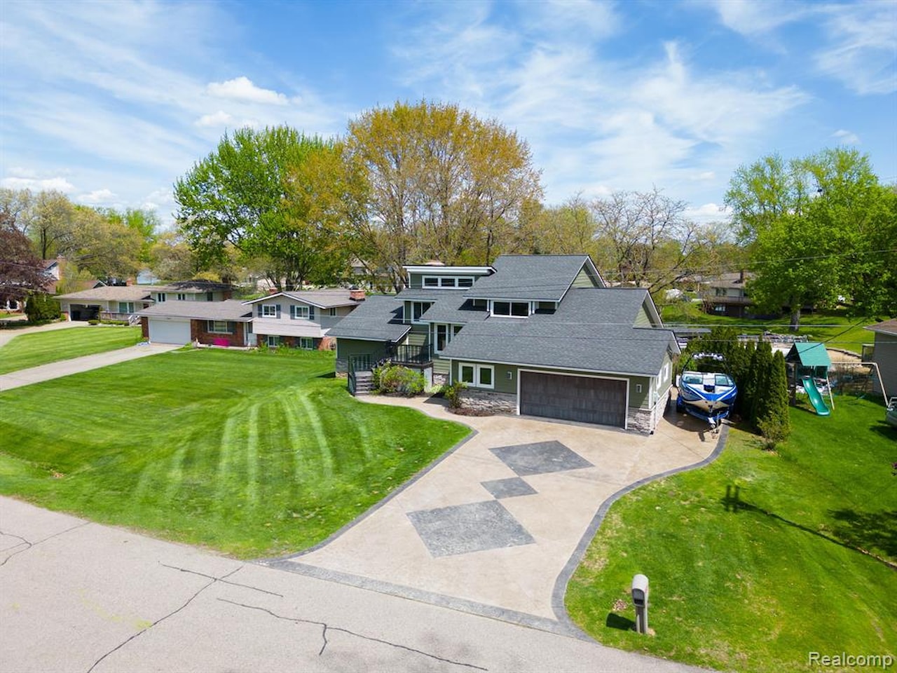 3978 Chanda in Highland Twp, MI Photo 48