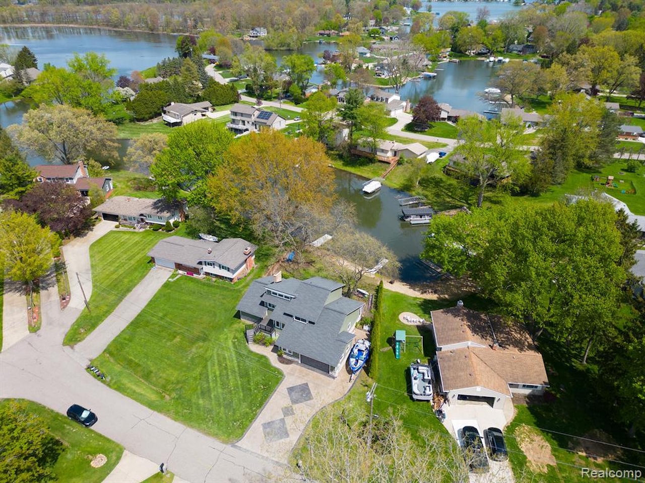 3978 Chanda in Highland Twp, MI Photo 49