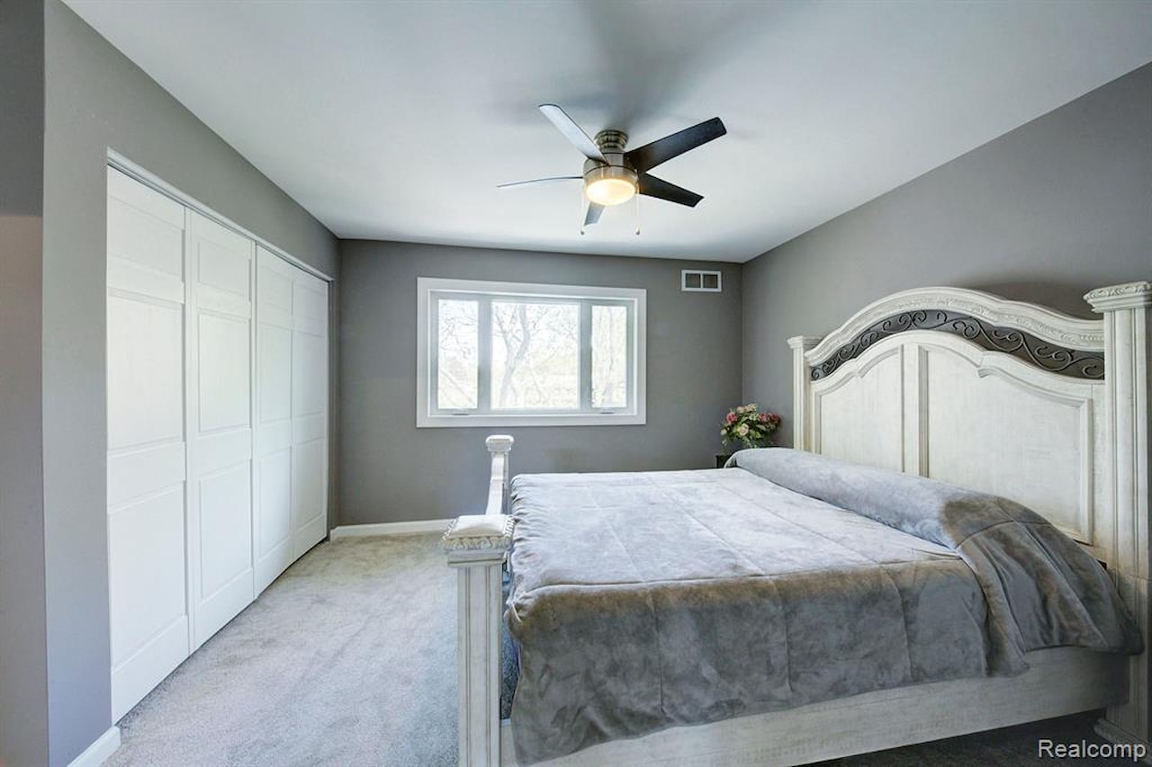 3978 Chanda in Highland Twp, MI Photo 53