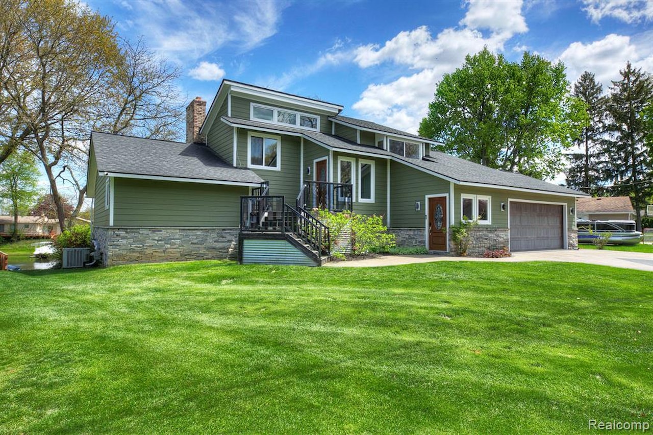 3978 Chanda in Highland Twp, MI Photo 54