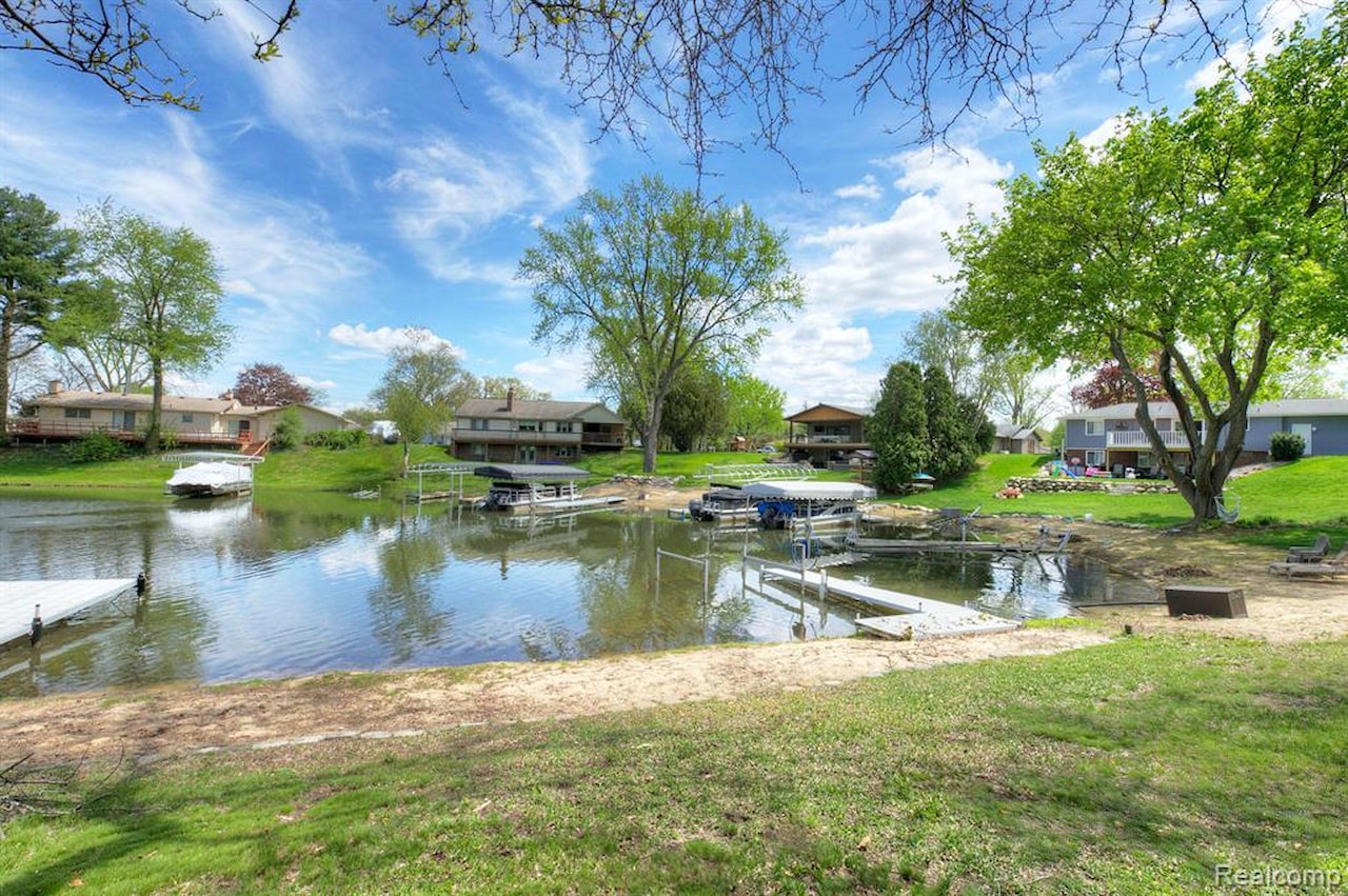 3978 Chanda in Highland Twp, MI Photo 55