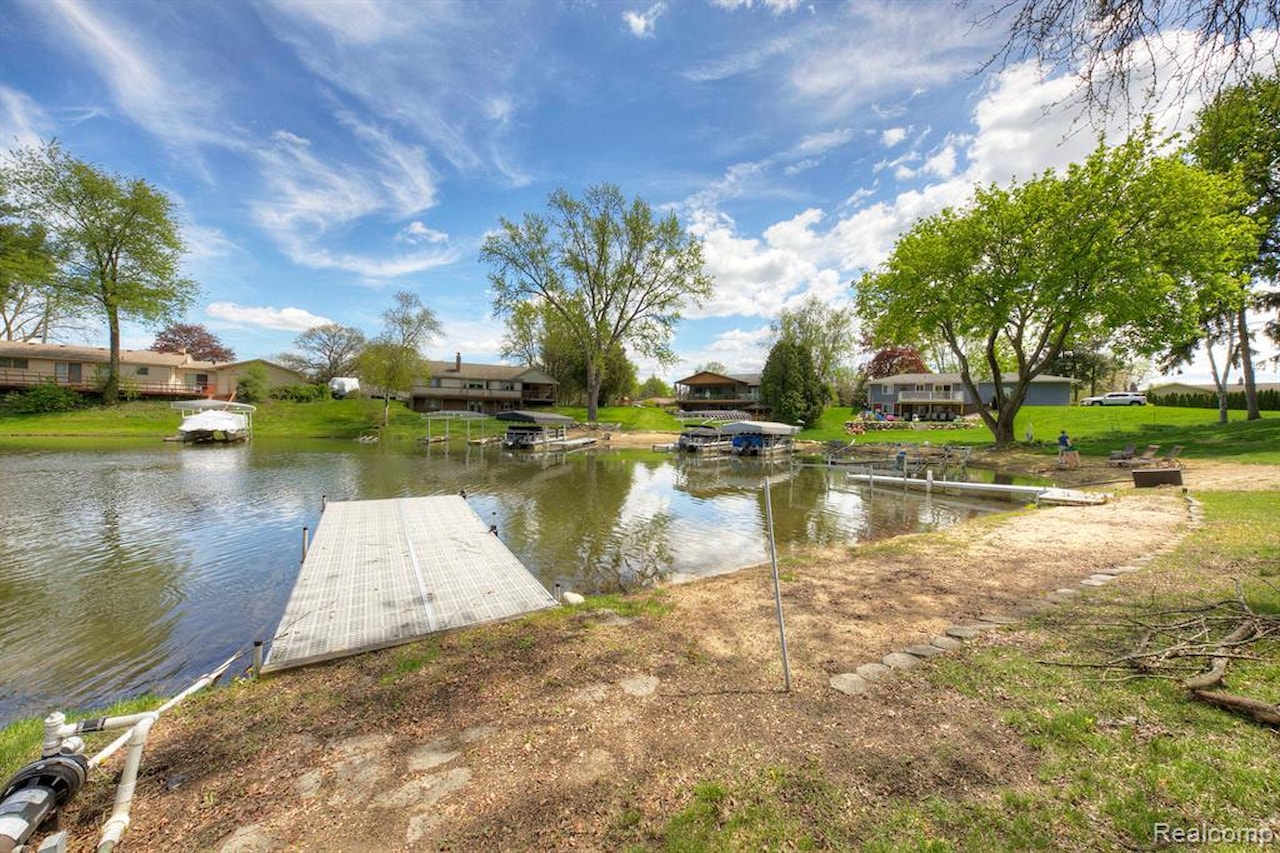 3978 Chanda in Highland Twp, MI Photo 58