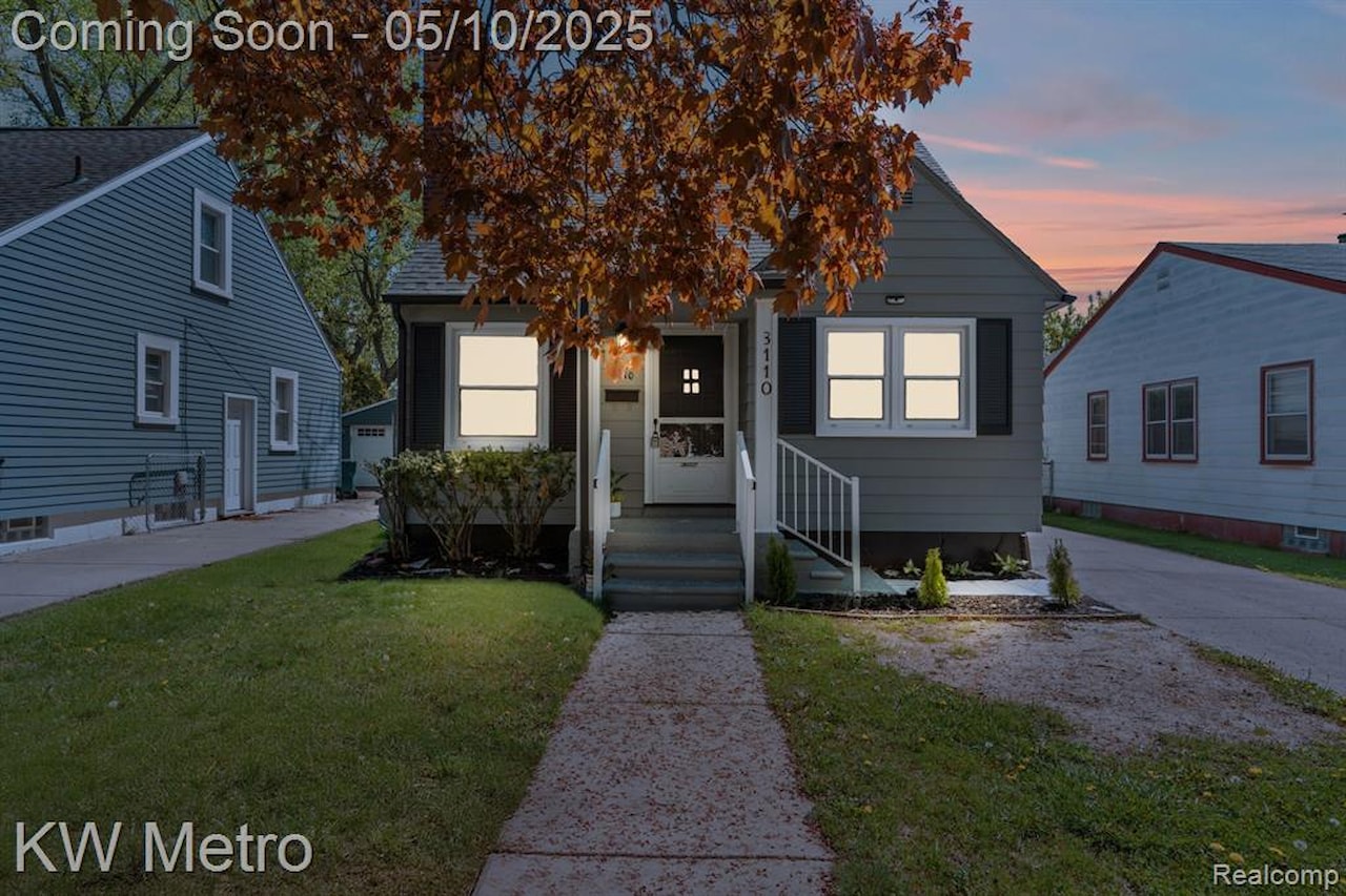 3110 Ellwood Ave in Berkley, MI Photo 3