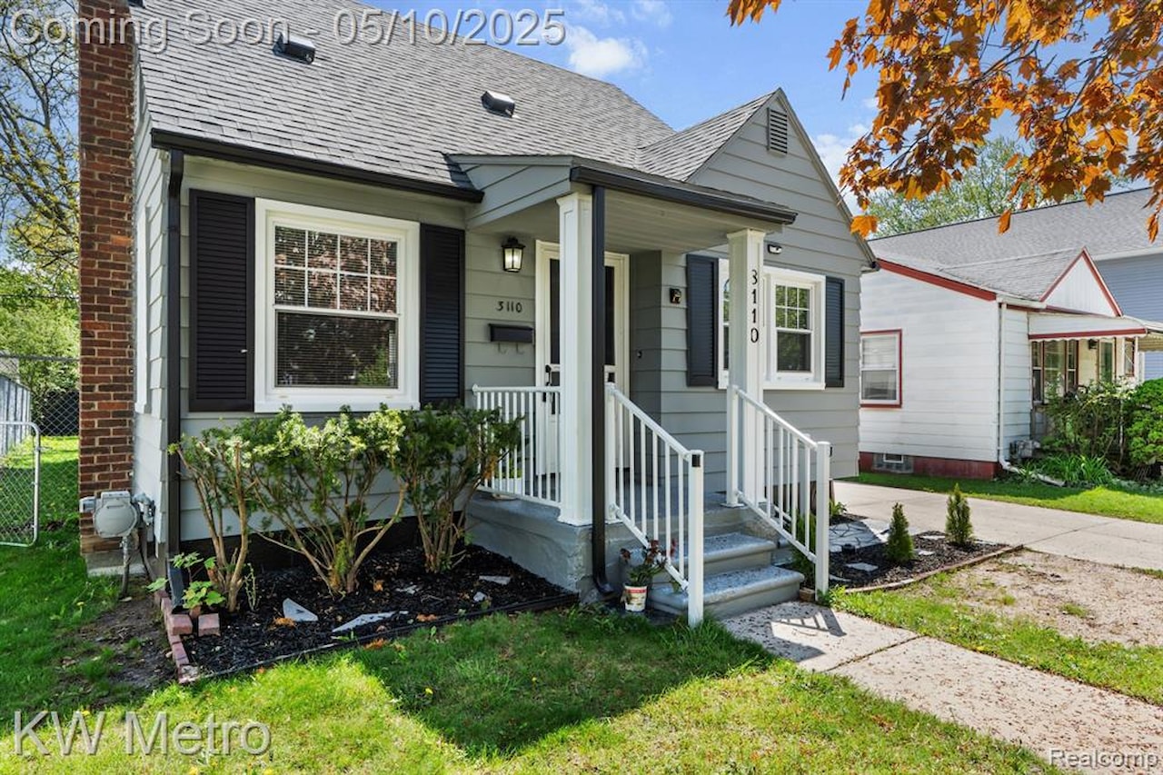 3110 Ellwood Ave in Berkley, MI Photo 4