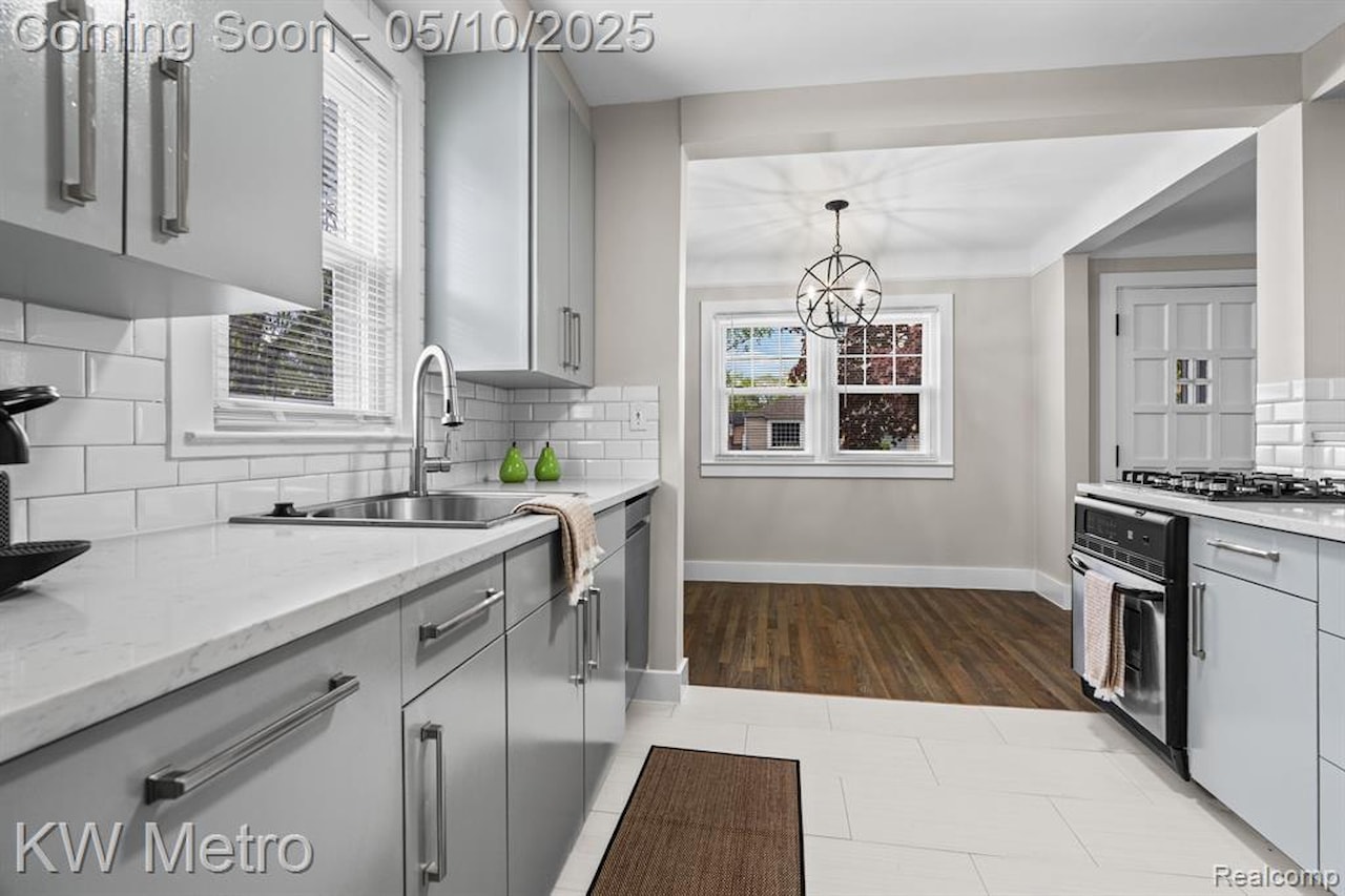 3110 Ellwood Ave in Berkley, MI Photo 11