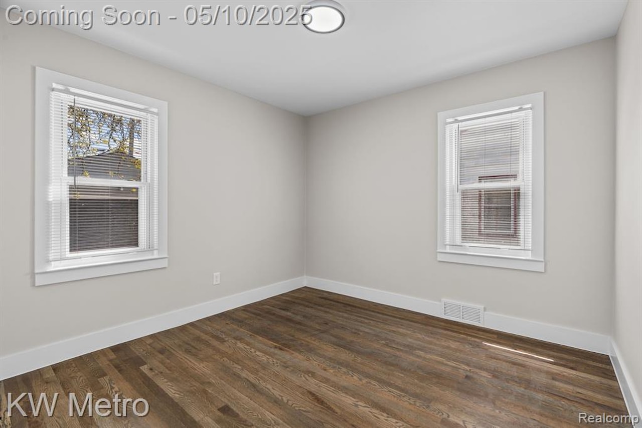 3110 Ellwood Ave in Berkley, MI Photo 12