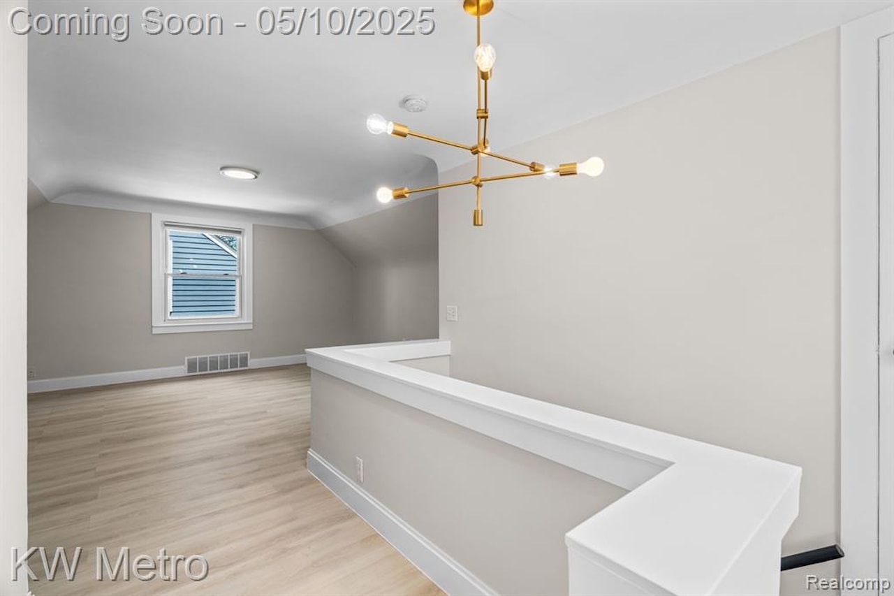 3110 Ellwood Ave in Berkley, MI Photo 18