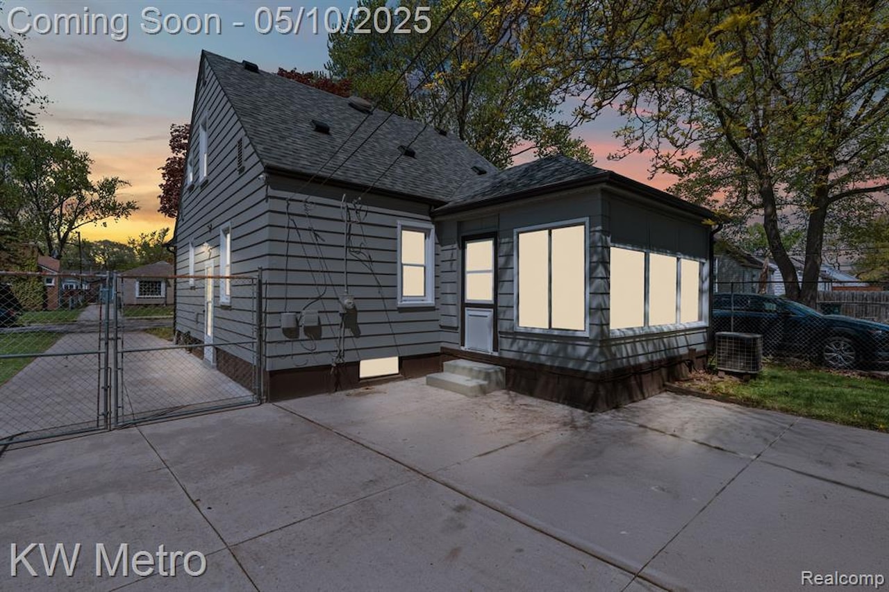3110 Ellwood Ave in Berkley, MI Photo 23
