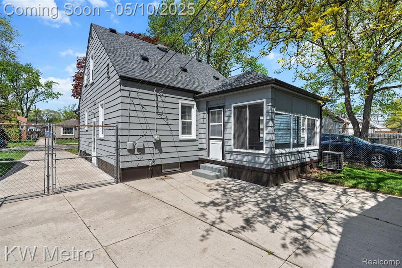 3110 Ellwood Ave in Berkley, MI Photo 24