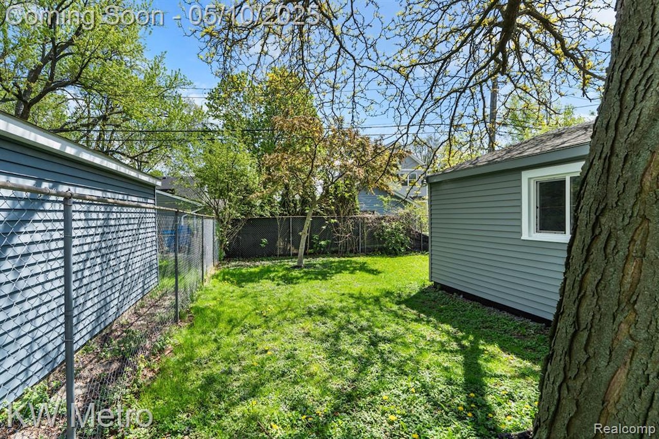3110 Ellwood Ave in Berkley, MI Photo 26