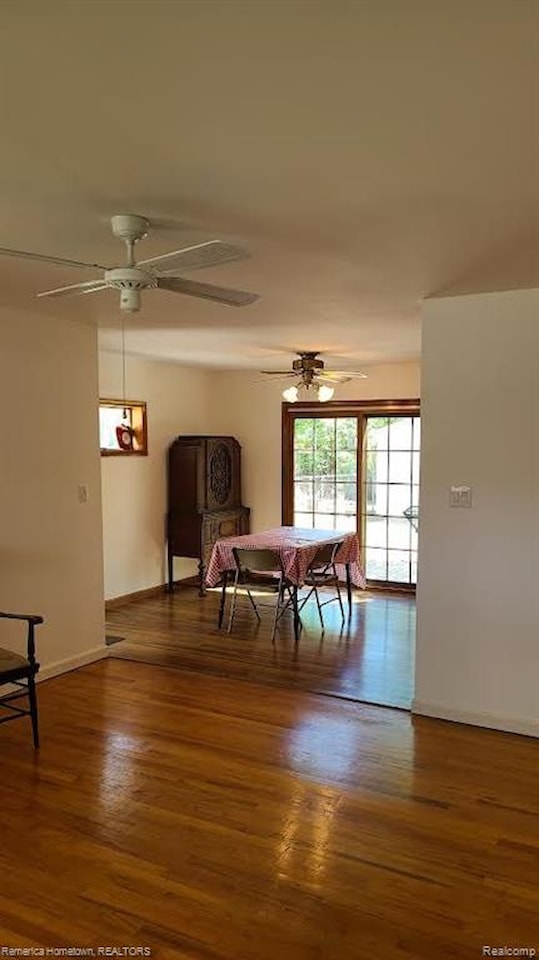 527 Rosemont Ave in Saline, MI Photo 2